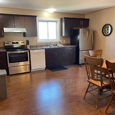 Cozy 2 Bedroom Home In Chatham - Left Side Chatham-Kent Exterior foto